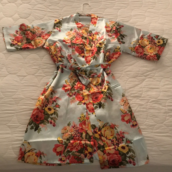 Other - Women’s floral robe